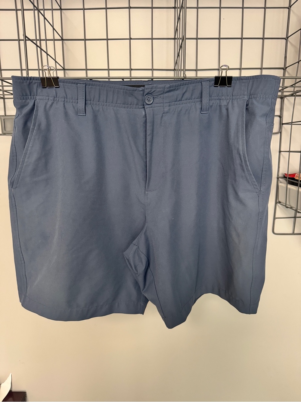Under Armour Drive men’s golf shorts size 40–8inch inseam—Downpour Gray